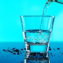 Сколько можно пить минеральной воды в день?